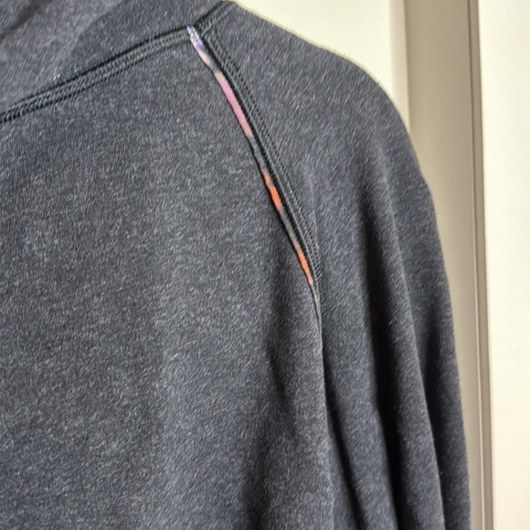 Size 8 - Picture 2 of 2